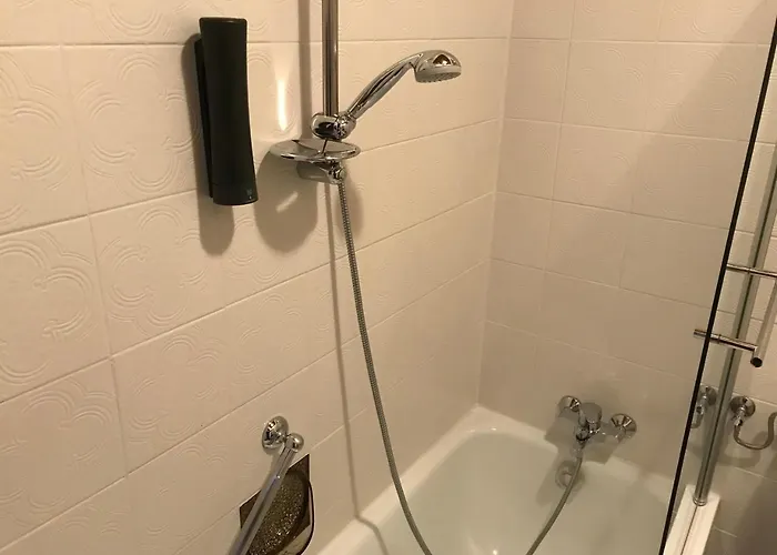 Rettensteinerhof Wirtshaus Hotel *