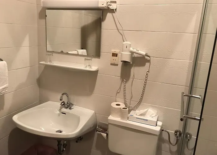 Rettensteinerhof Wirtshaus Hotel *